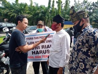 Pleno KONI Riau diwarnai aksi unjuk Rasa, massa minta Koni Riau  dipimpin oleh orang Melayu